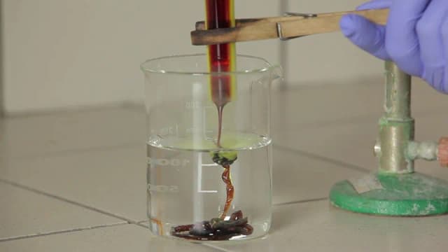 Co to jest zjawisko chemiczne? Przykłady, różnice i kluczowe procesy Co to jest zjawisko chemiczne? Przykłady, różnice i kluczowe procesy