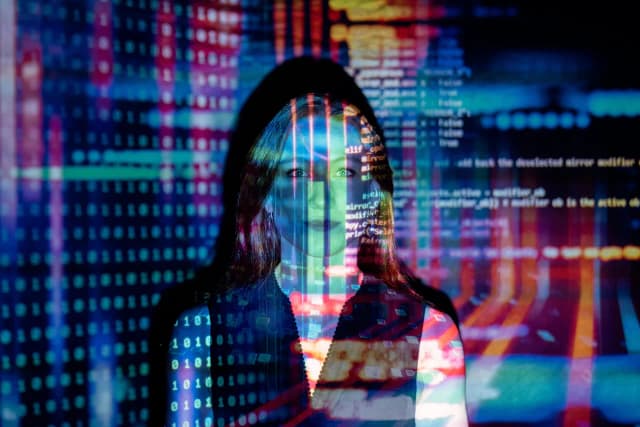 Jak zmienić i ukryć prawdziwy adres IP? Poradnik dla komputera i telefonu Jak zmienić i ukryć prawdziwy adres IP? Poradnik dla komputera i telefonu