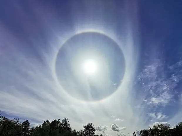 Halo zjawisko co zapowiada: co naprawdę oznacza dla pogody? Halo zjawisko co zapowiada: co naprawdę oznacza dla pogody?